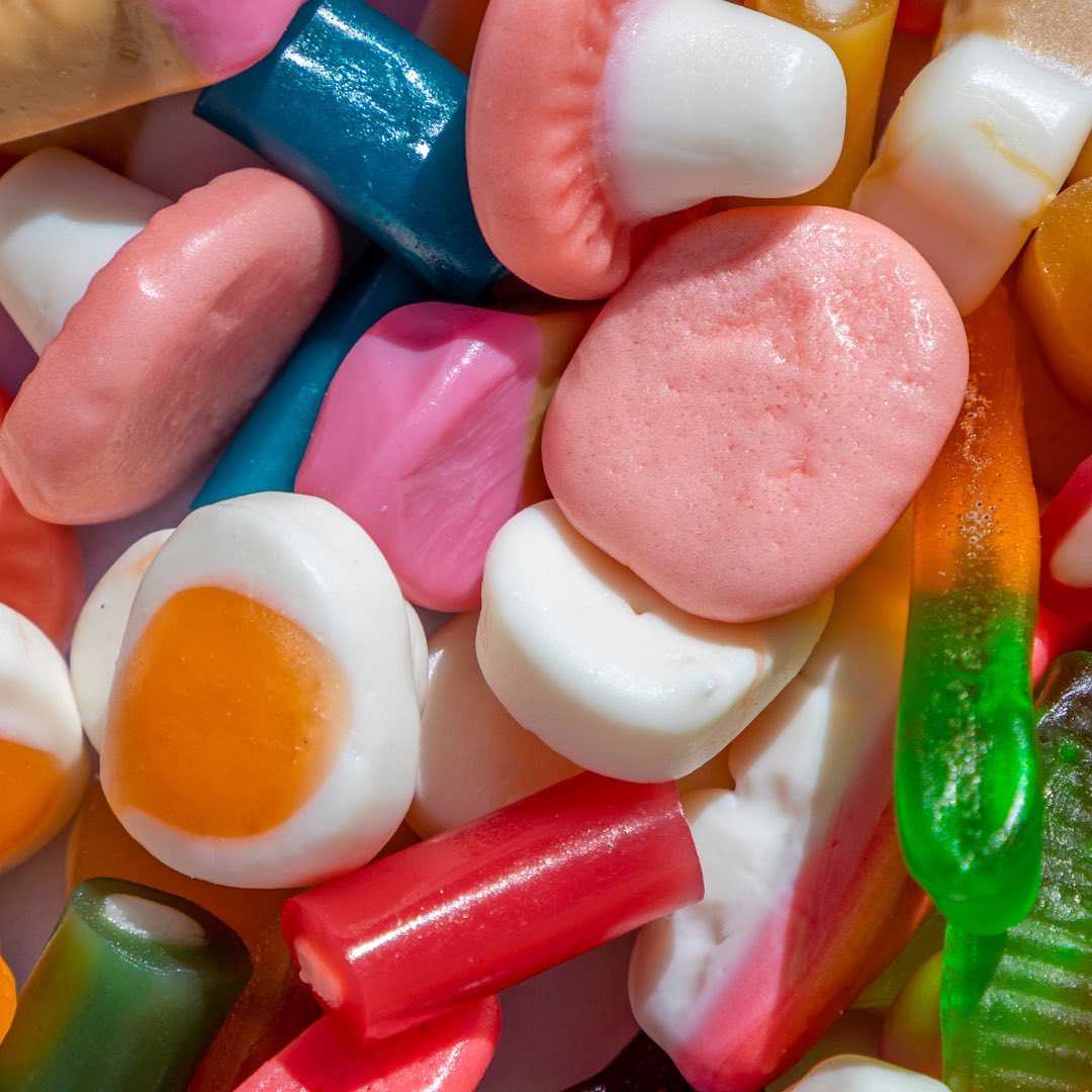 10 Classic UK Sweets and Chocolates That Will Give You Nostalgia (Even If You've Never Tried Them Before)